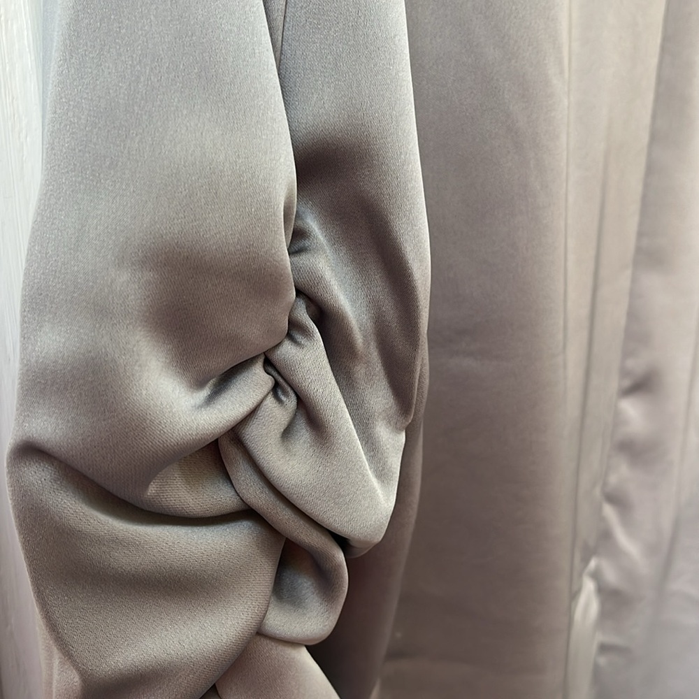 Generation Love Madison satin ruched sleeve blazer size large platinum grey - Picture 14 of 16